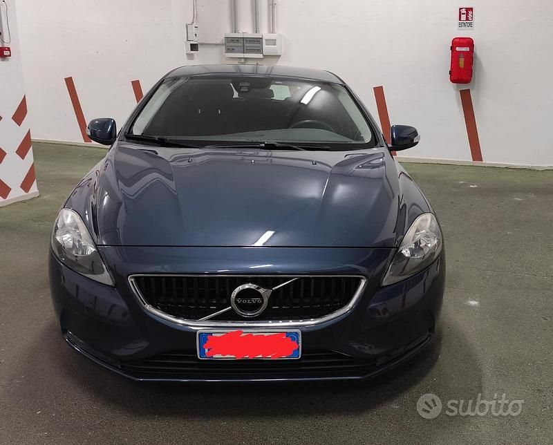 Usata 2018 Volvo V40 Tre volumi | 12.999 € (Ottimo prezzo) - Immagine 1/4