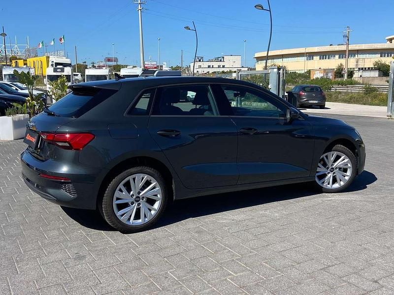 Usata Audi A3 Business 110 CV (80 kW) 2024 Grigio Berlina