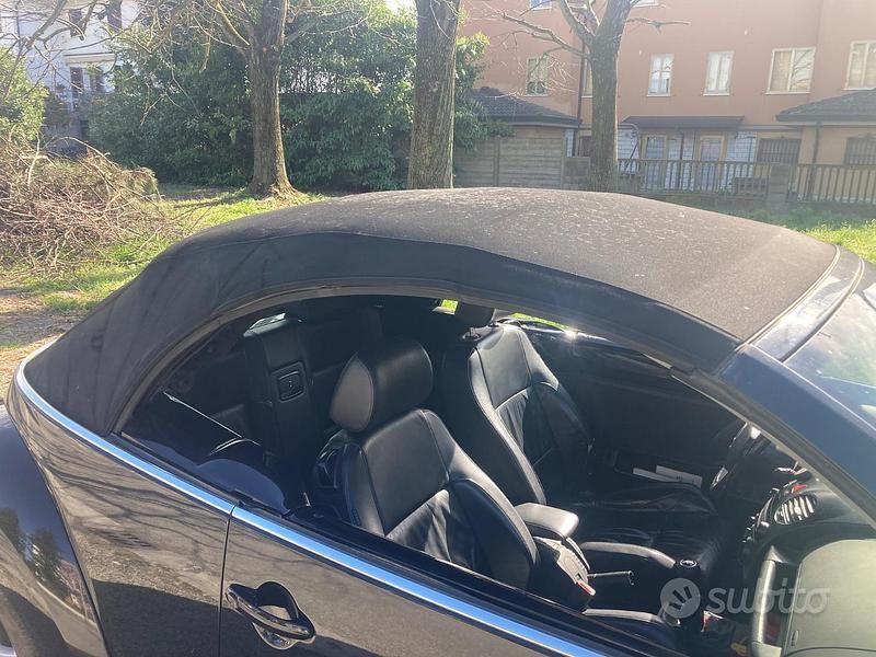 Usata VW New Beetle 101 CV (74 kW) 2010 Nero Utilitaria