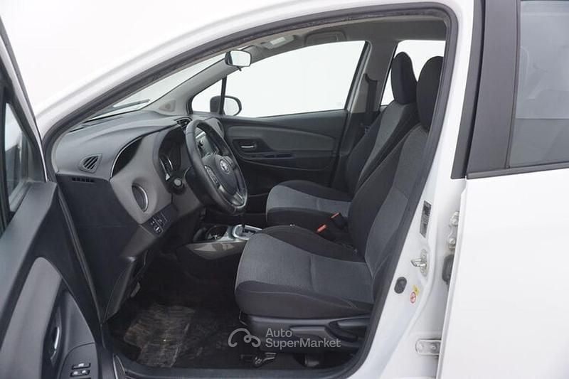 Usata Toyota Yaris 101 CV (74 kW) 2017 Bianco Berlina