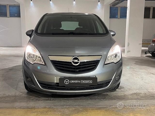 Usata Opel Meriva 95 CV (69 kW) 2012 Grigio Monovolume