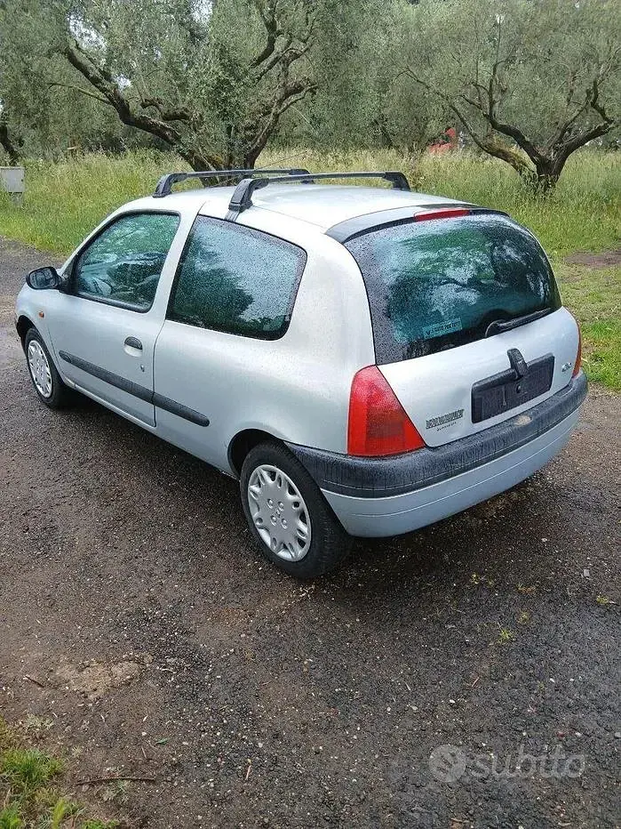 Usata Renault Clio II 58 CV (42 kW) 1999 Grigio Utilitaria