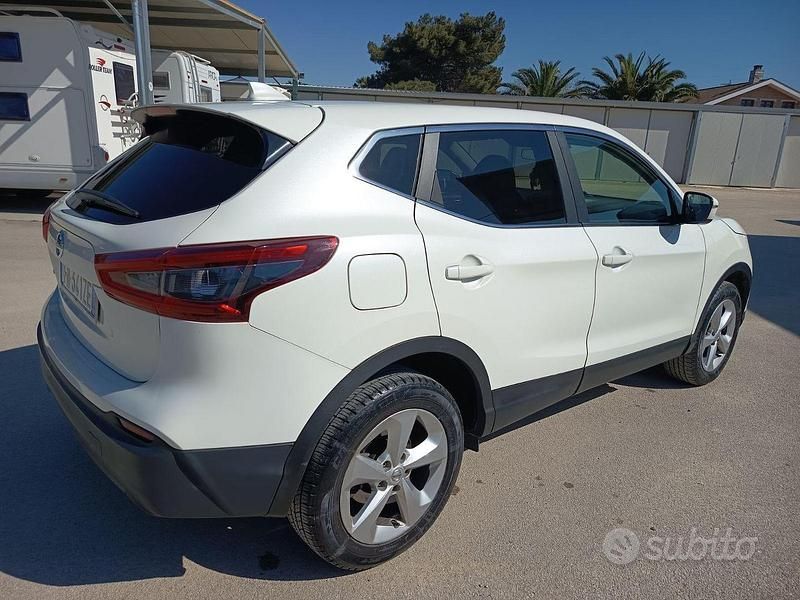 Usata Nissan Qashqai 110 CV (80 kW) 2018 Bianco SUV