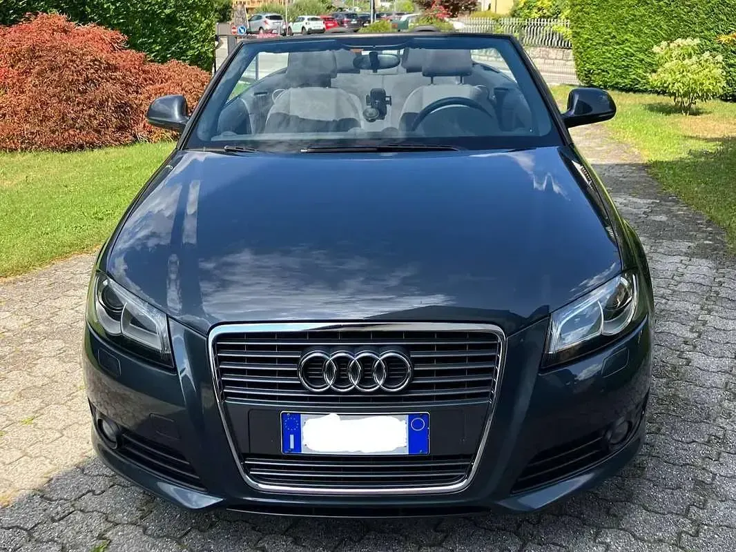Usata Audi A3 Cabriolet Young 105 CV (77 kW) 2010 Blu/azzurro Cabrio