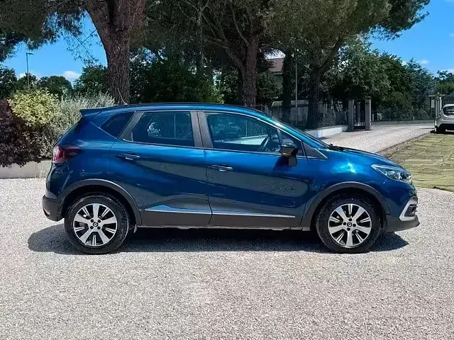 Usata Renault Captur Zen 90 CV (66 kW) 2018 Blu SUV