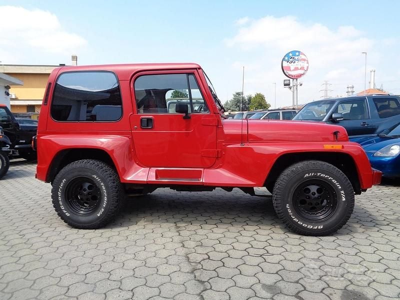 Usata Jeep Wrangler 185 CV (136 kW) 1991 Rosso SUV