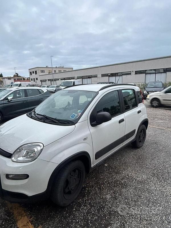 Usata Fiat Panda 4x4 85 CV (62 kW) 2019 Bianco Utilitaria
