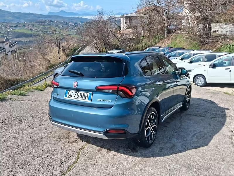 Usata Fiat Tipo Cross 95 CV (69 kW) 2021 Blu Berlina
