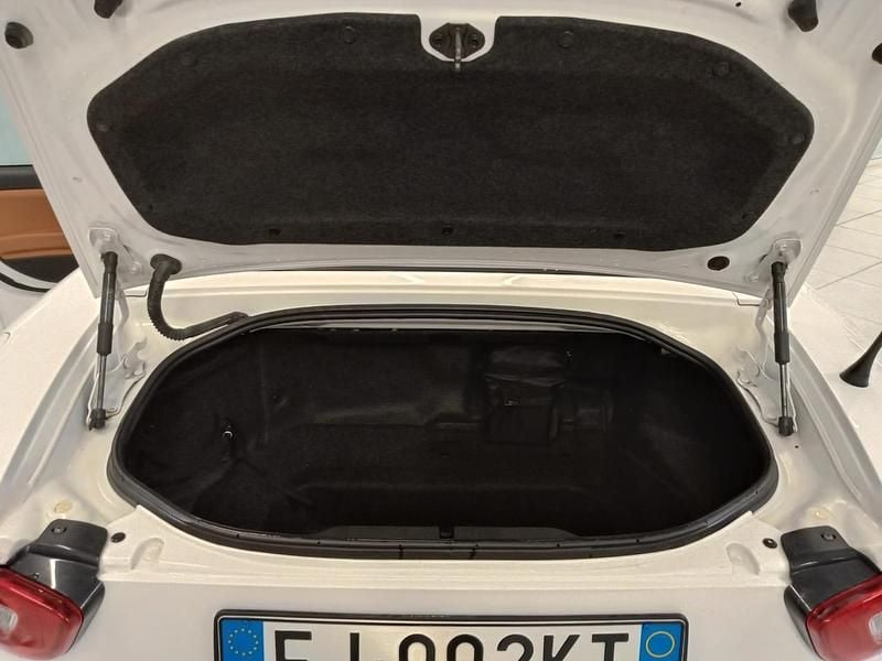 Usata Fiat 124 Spider Lusso 140 CV (102 kW) 2017 Bianco interno beige Cabrio