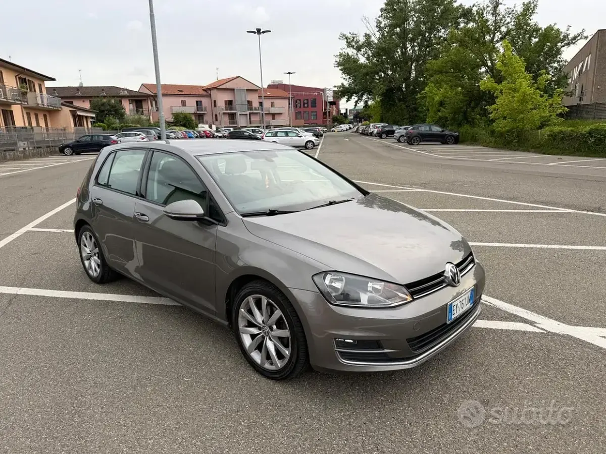 Occasion VW Golf VII Highline 110 PK (80 kW) 2015 Grijs Sedan