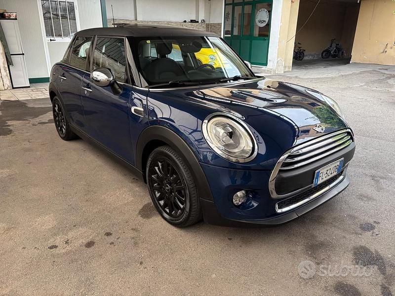 Usata Mini Cooper 101 CV (74 kW) 2017 Blu Utilitaria