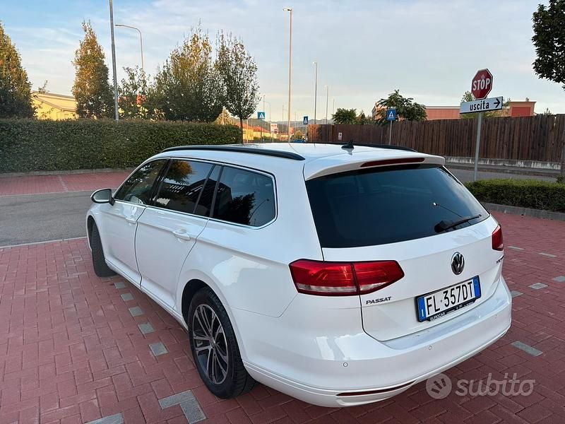 Usata VW Passat 120 CV (88 kW) 2017 Bianco Station wagon