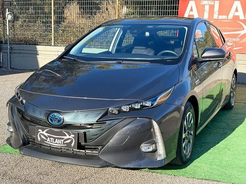 Usata Toyota Prius 99 CV (72 kW) 2022 Grigio Berlina