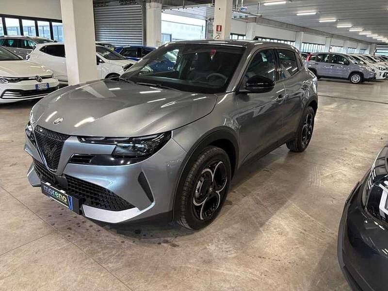 Nuova Alfa Romeo Junior 145 CV (106 kW) 2025 Grigio SUV