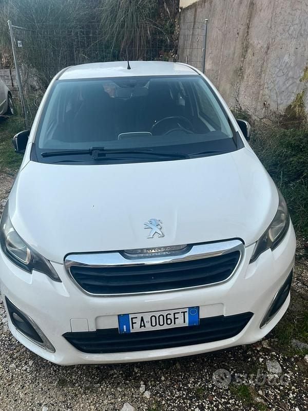 Usata Peugeot 108 Allure 69 CV (50 kW) 2015 Bianco Utilitaria
