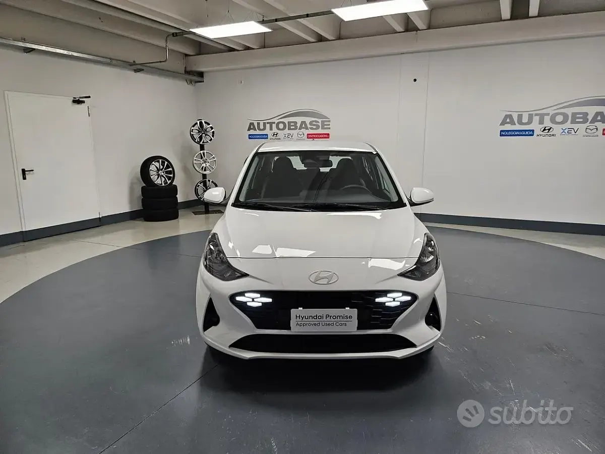 Nuova Hyundai i10 63 CV (46 kW) 2025 Atlas white Utilitaria