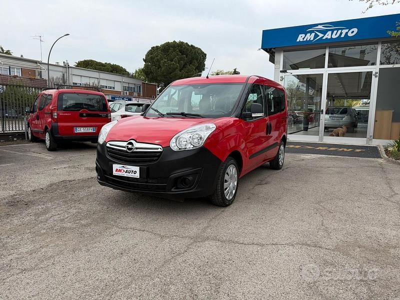 Usata Opel Combo Cosmo 120 CV (88 kW) 2015 Rosso Monovolume