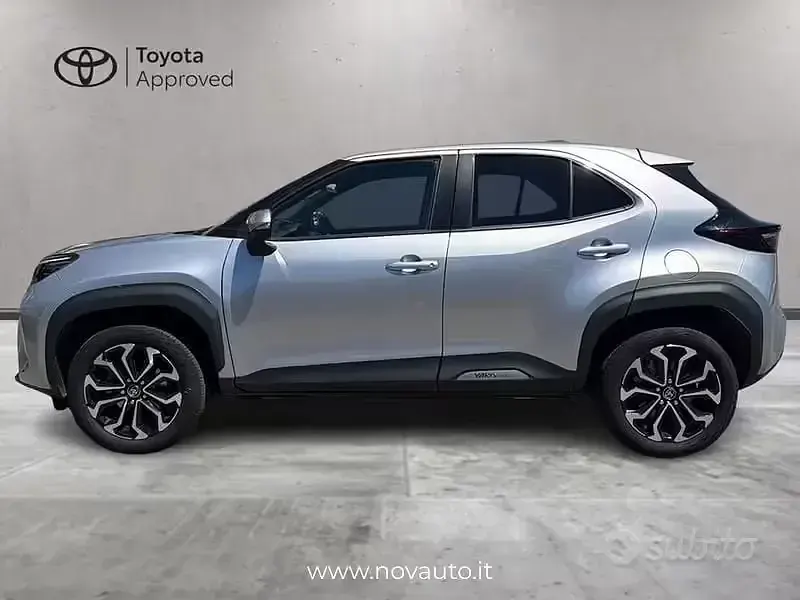 Usata Toyota Yaris Cross Trend 116 CV (85 kW) 2022 Grigio SUV