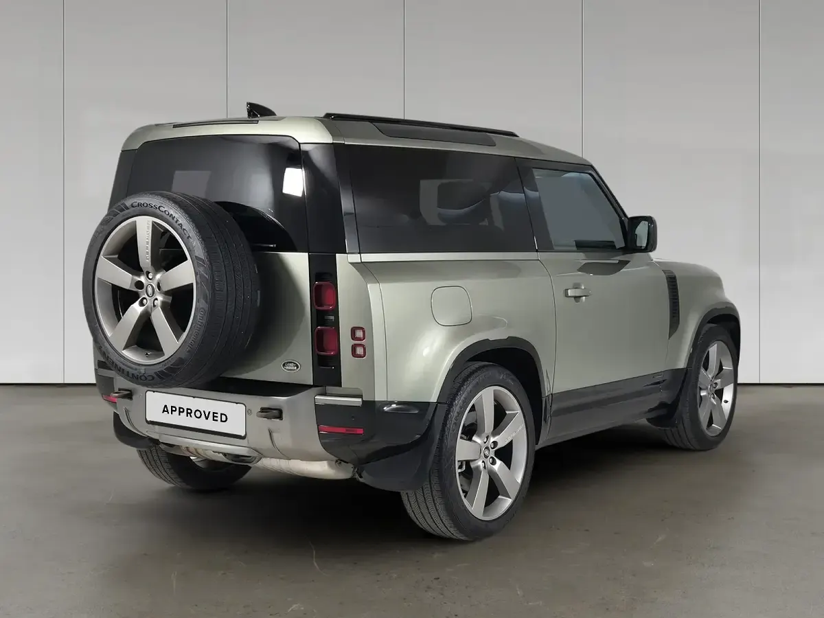 Usata Land Rover Defender HSE Dynamic 300 CV (220 kW) 2021 Pangea green SUV