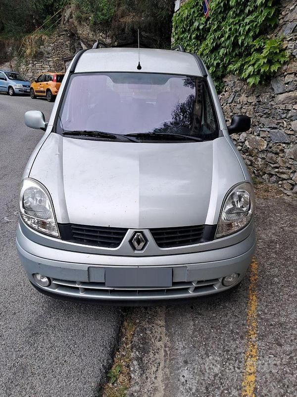 Usata Renault Kangoo 84 CV (61 kW) 2007 Grigio Monovolume
