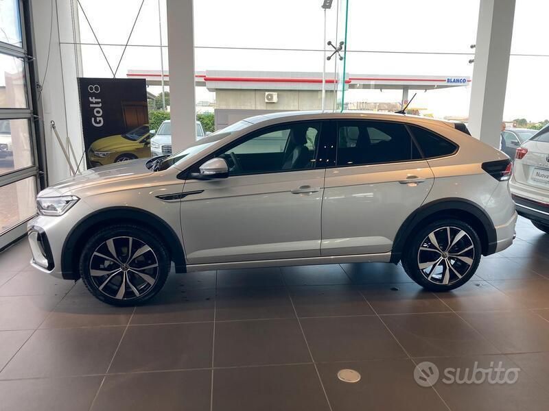 Grigio Usata 2023 VW Taigo R-line SUV | 28.000 € (Molto cara) - Immagine 1/4