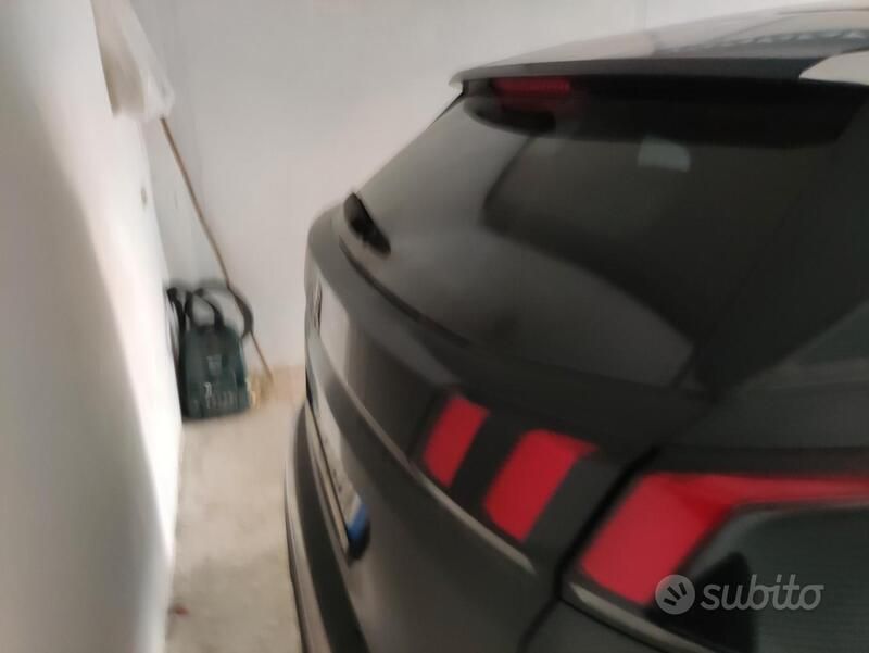 Usata Peugeot 3008 131 CV (96 kW) 2018 Blu SUV