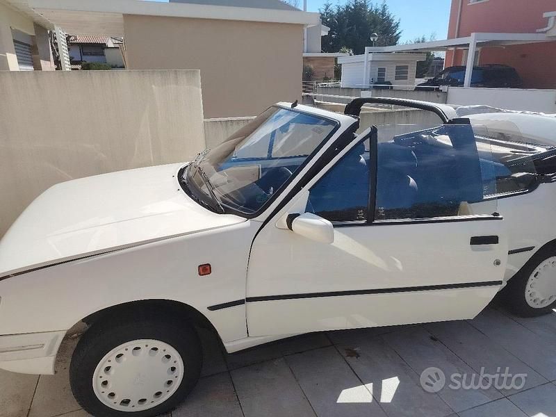 Usata Peugeot 205 54 CV (39 kW) 1991 Bianco Cabrio