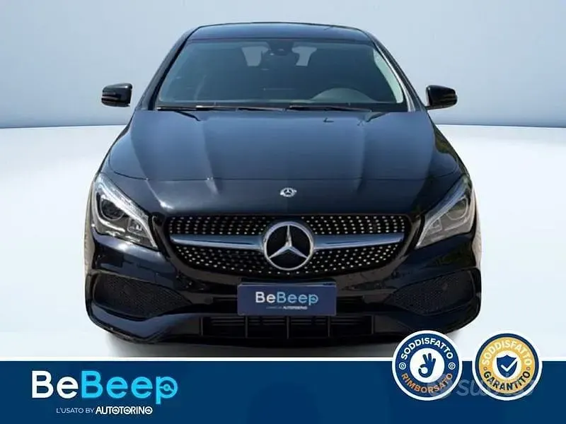 Usado Mercedes CLA200 Premium 135 CV (99 kW) 2019 Negro Familiar