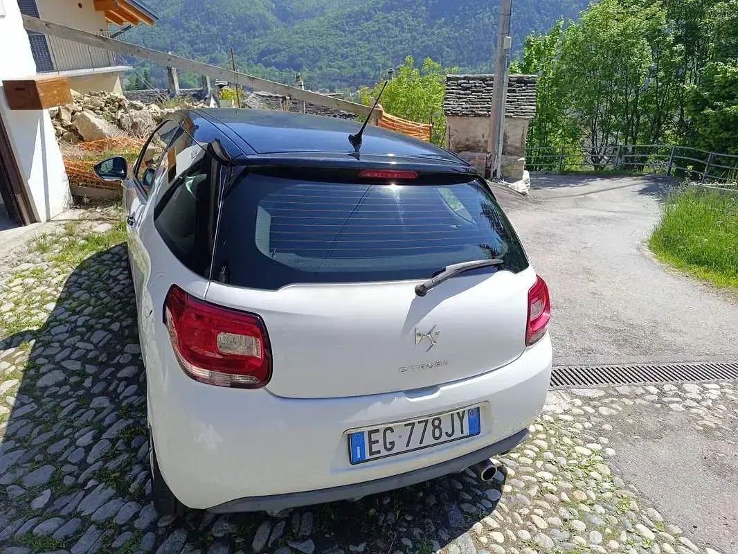 Usata Citroën DS3 Chic 95 CV (69 kW) 2011 Utilitaria