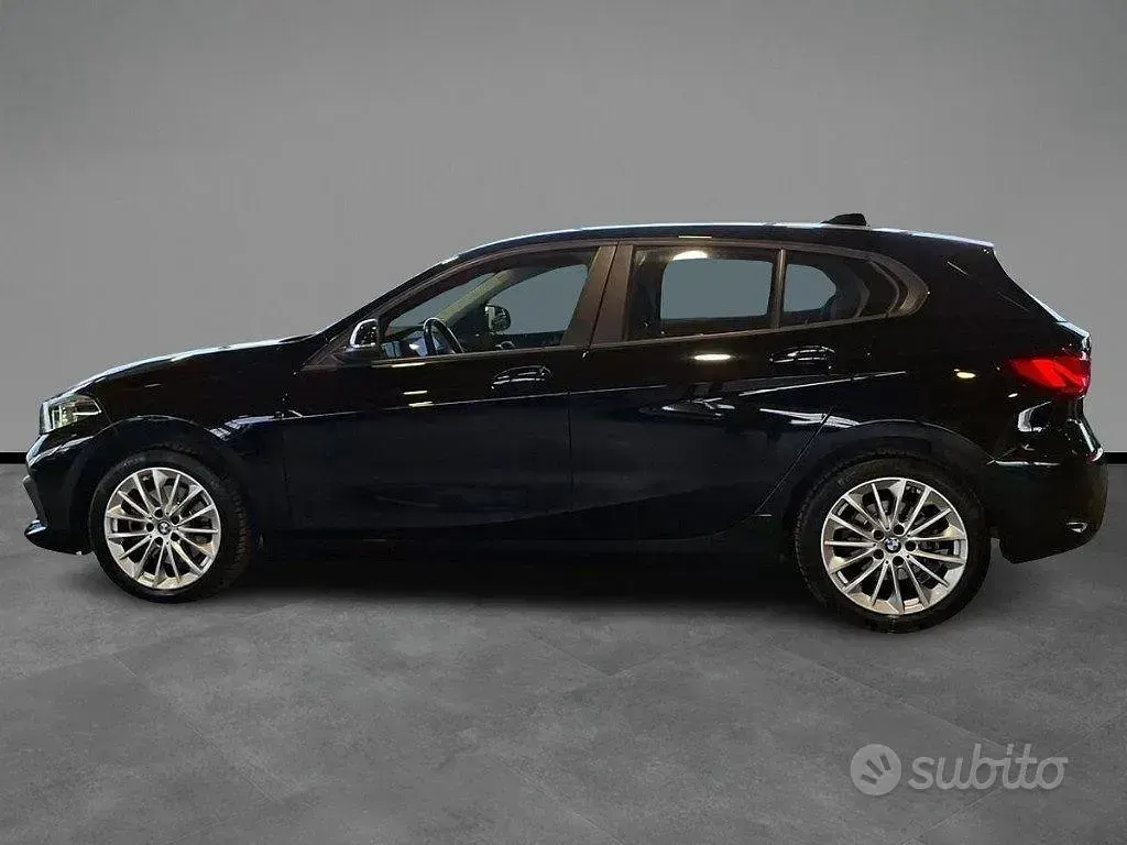 Usata BMW 116 Advantage 109 CV (80 kW) 2021 Nero / pastello Utilitaria