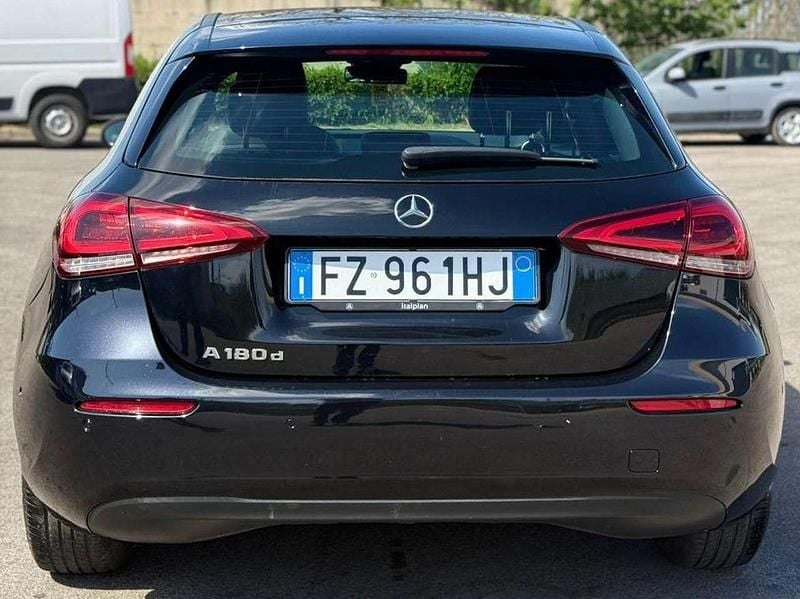 Gebraucht Mercedes A180 116 PS (85 kW) 2019 Other Limousine