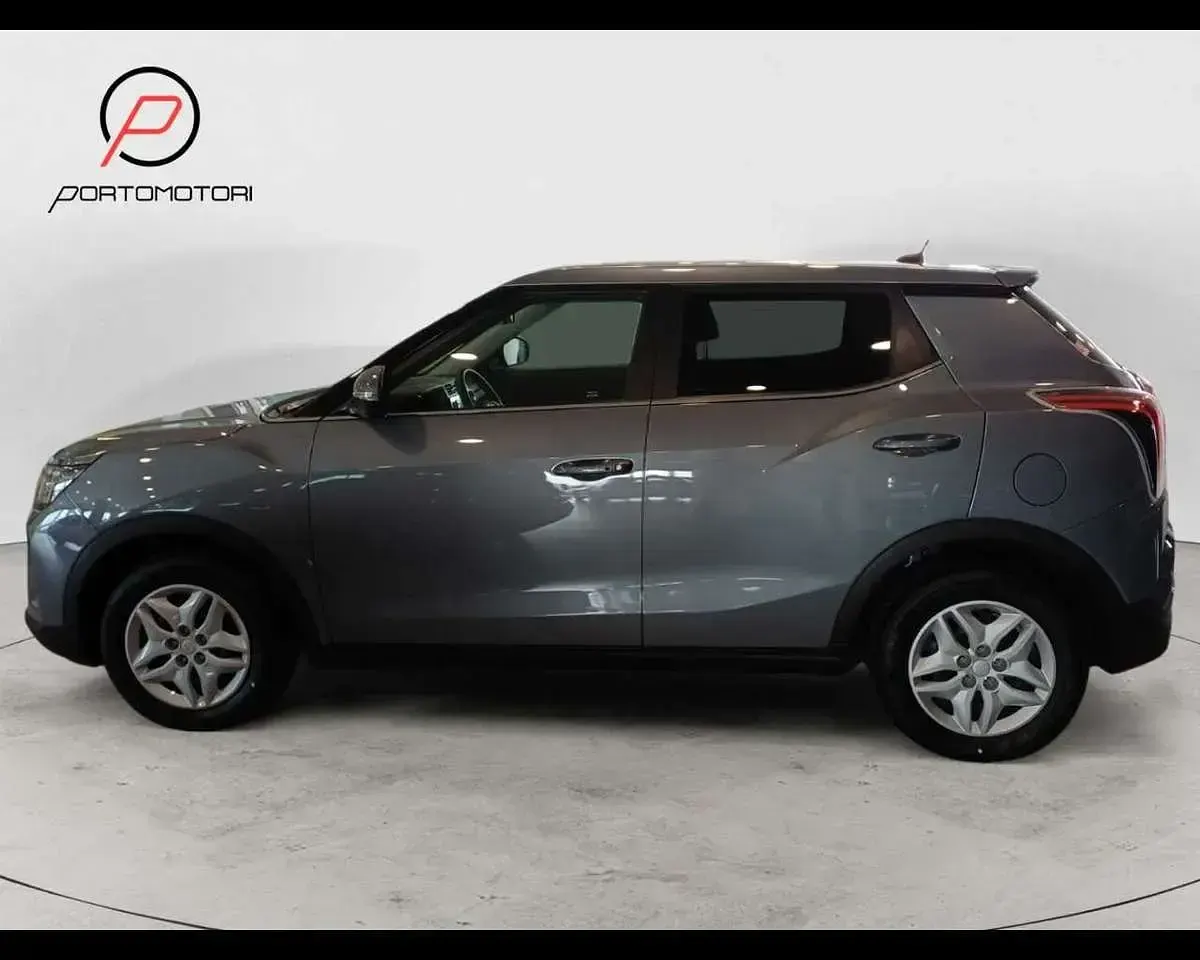 Nuova KGM Tivoli 135 CV (99 kW) 2025 Platinum gray SUV