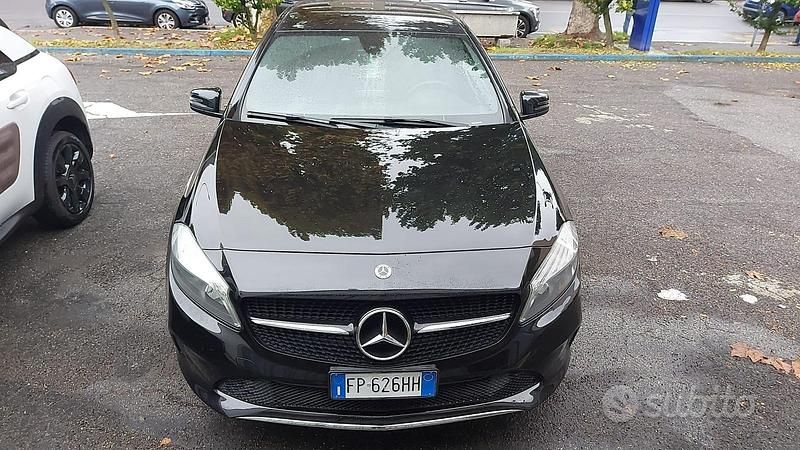 Usata Mercedes A160 102 CV (75 kW) 2018 Nero Berlina