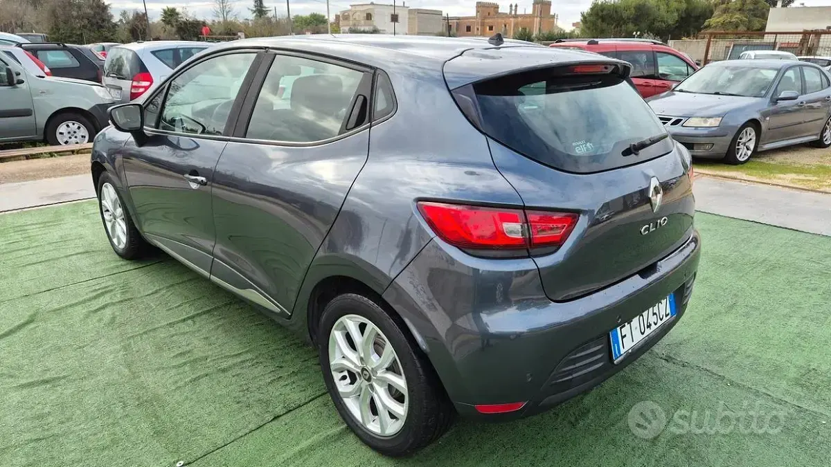 Usata Renault Clio IV Business 90 CV (66 kW) 2018 Grigio Berlina