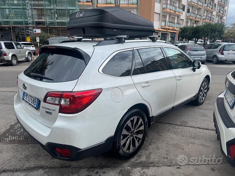 Usata Subaru Outback 149 CV (109 kW) 2018 Bianco Station wagon
