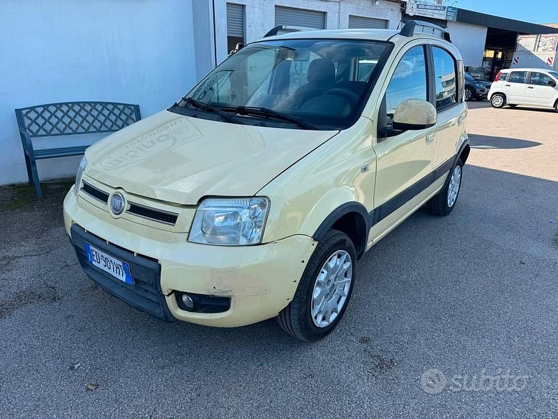 Usata Fiat Panda 4x4 59 CV (43 kW) 2010 Giallo Utilitaria