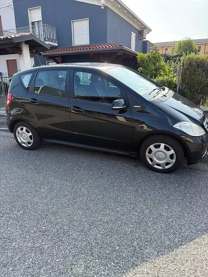 Usata Mercedes A160 95 CV (69 kW) 2011 Nero Utilitaria