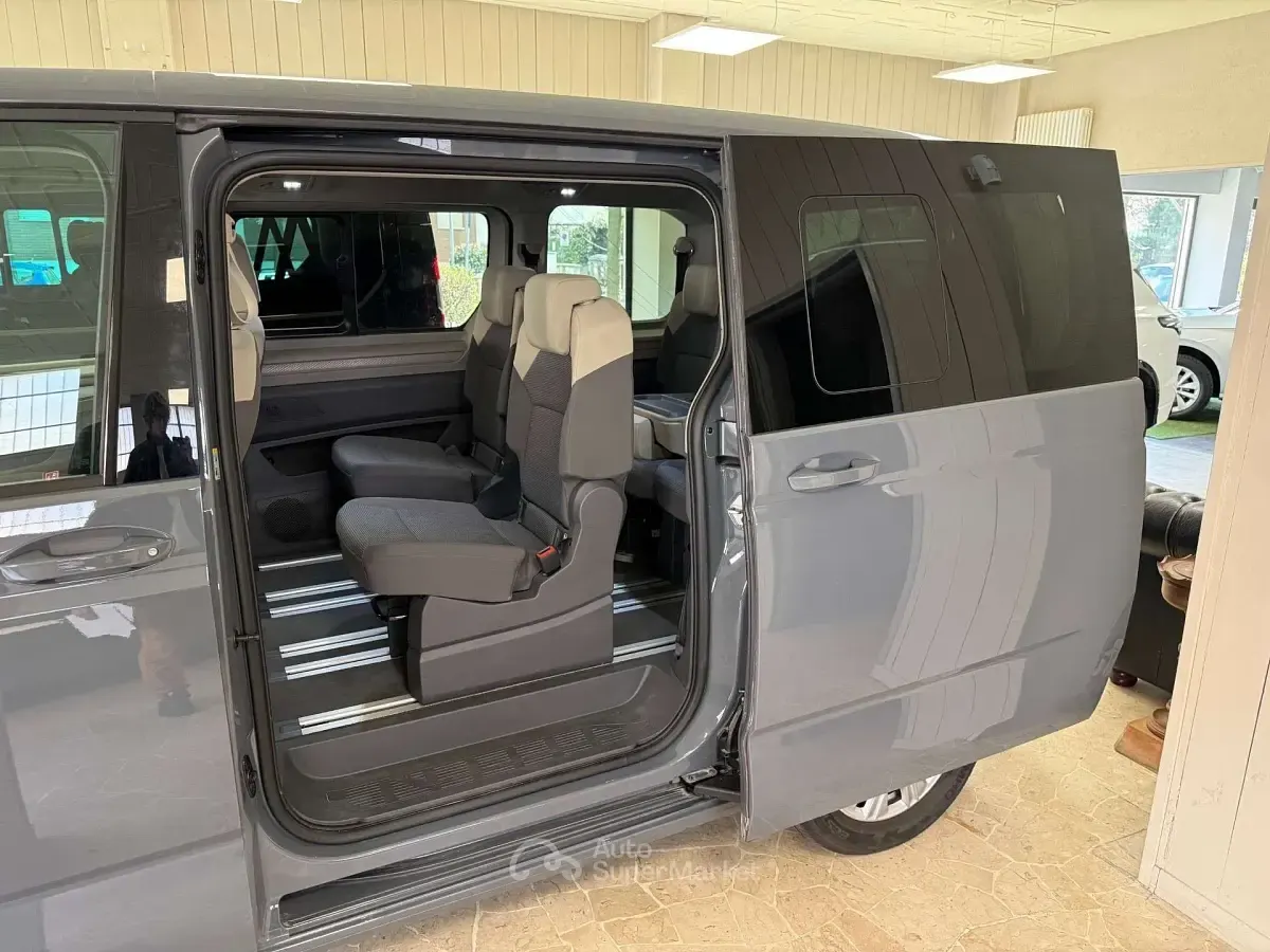 Usata VW Multivan 150 CV (110 kW) 2025 Gray Monovolume