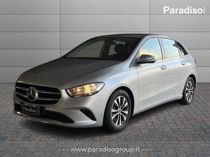 Begagnad Mercedes B200 150 HK (110 kW) 2022 Minibuss