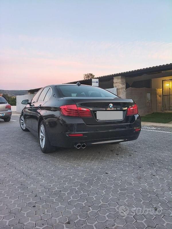Begagnad BMW 520 Sport Line 190 HK (139 kW) 2016 Svart Sedan