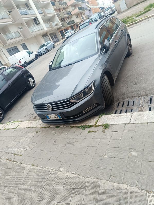 Grigio Usata 2016 VW Passat Station wagon | 8500 € (Ottimo prezzo) - Immagine 1/4