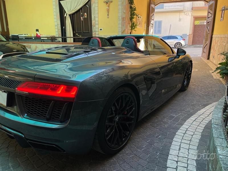 Usata Audi R8 Spyder Performance 610 CV (448 kW) 2018 Grigio Cabrio