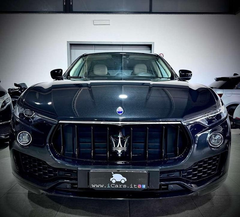 Usata Maserati Levante 275 CV (202 kW) 2018 Nero SUV