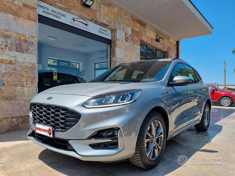 Usata Ford Kuga ST-Line 120 CV (88 kW) 2022 Grigio SUV