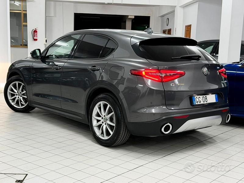 Usata Alfa Romeo Stelvio Executive 190 CV (139 kW) 2021 Grigio SUV