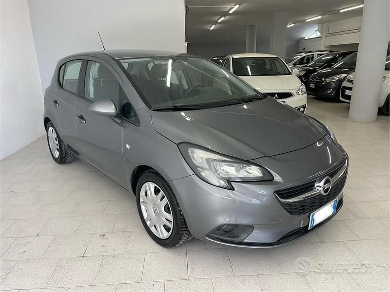 Usata Opel Corsa 90 CV (66 kW) 2016 Grigio Berlina