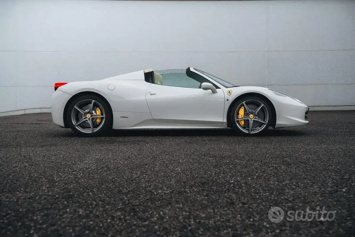 Usata Ferrari 458 566 CV (416 kW) 2013 Cabrio