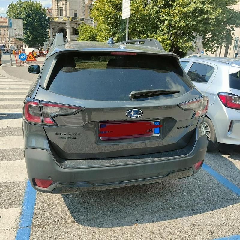 Usata Subaru Outback 169 CV (124 kW) 2022 Grigio SUV