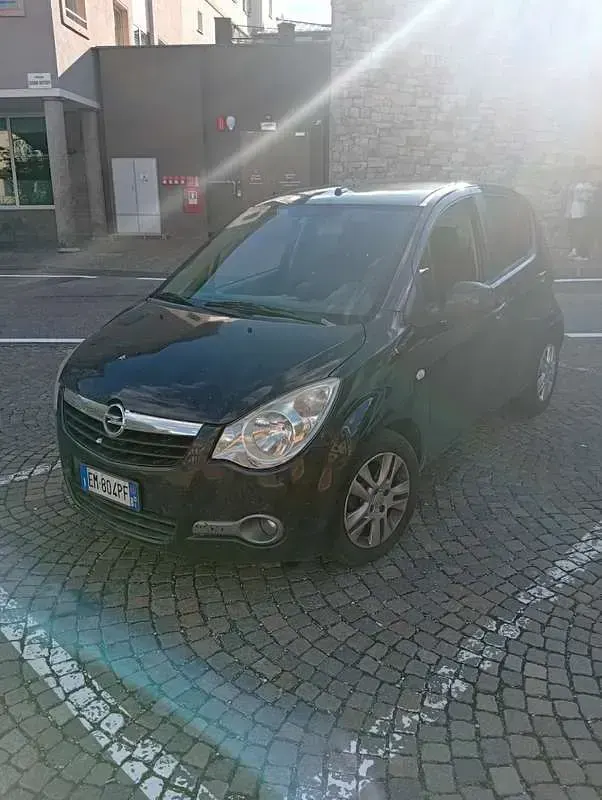 Usata Opel Agila Enjoy 94 CV (69 kW) 2012 Nero Utilitaria
