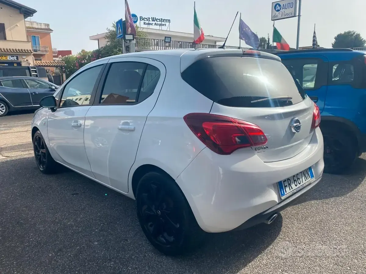 Usata Opel Corsa 69 CV (50 kW) 2018 Bianco perlato metallizzato Utilitaria